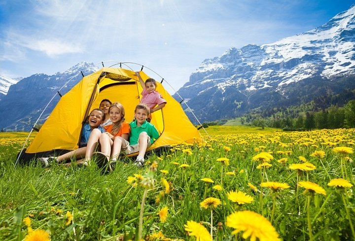 persiapan camping bersama anak