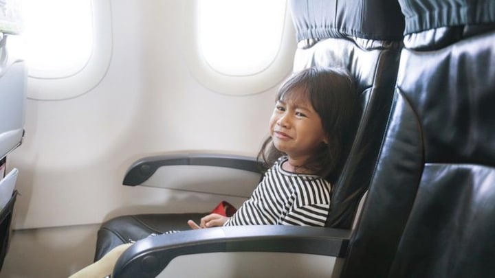 anak naik pesawat tanpa orang tua