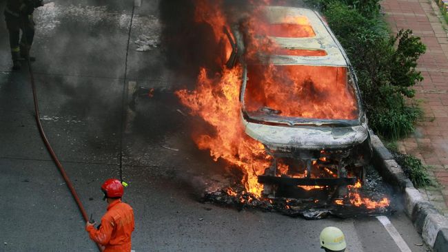 Menghindari Kebakaran Mobil